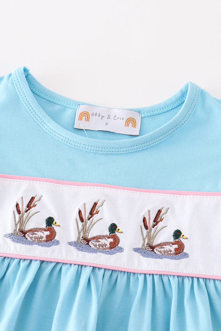 Blue Duck Embroidery Girl Set